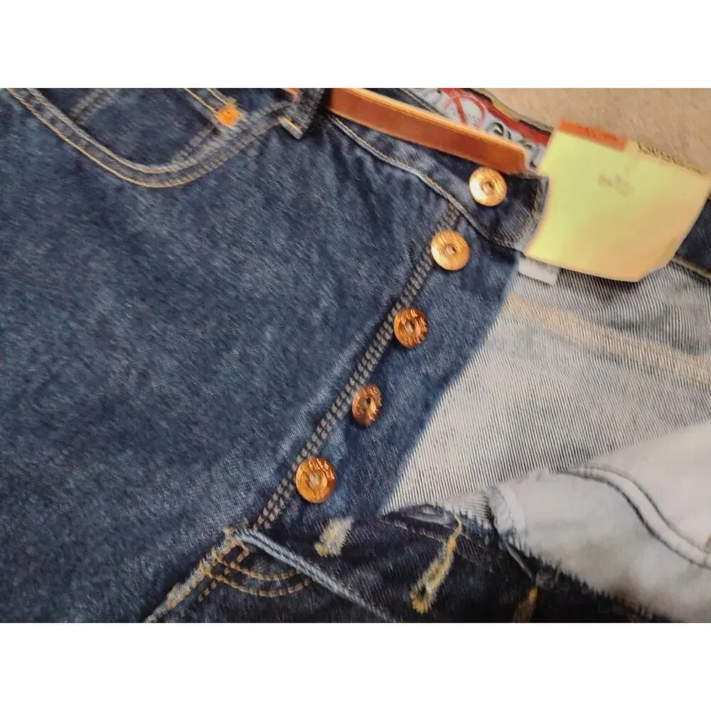 High-Rise Women’s Jeans in Dark Blue - Picture 3 of 7